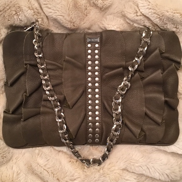 BE&D Handbags - BE&D olive clutch